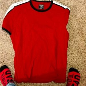 Like new abercrombie shirt white it spelt down sho